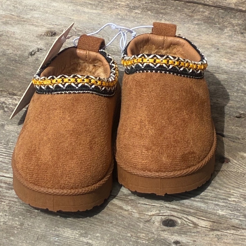 UGG Style Olivia&Kate Platform Slippers 6 Chestnut Brown Faux Suede NWT